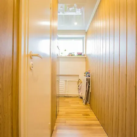 Beautiful Near Bus Station Apartment *